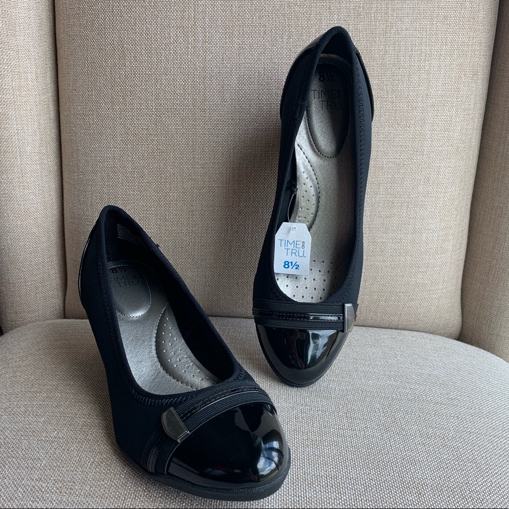 NWT time and tru casual shoe